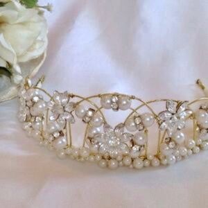 Host Pick! Elegant Crystal and Pearl Goldtone Bridal Tiara